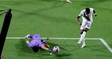 الهلال يصنع التاريخ وبونو يتألق: ملحمة كروية تطيح بمانشستر سيتي.