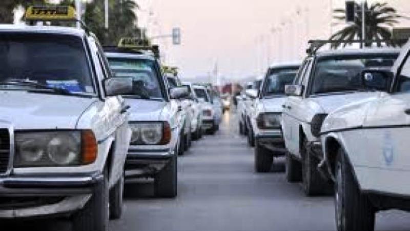 الناظور: فوضى عارمة في محطة طاكسيات العروي.. تجاوزات في التسعيرة واحتقان وسط الركاب.