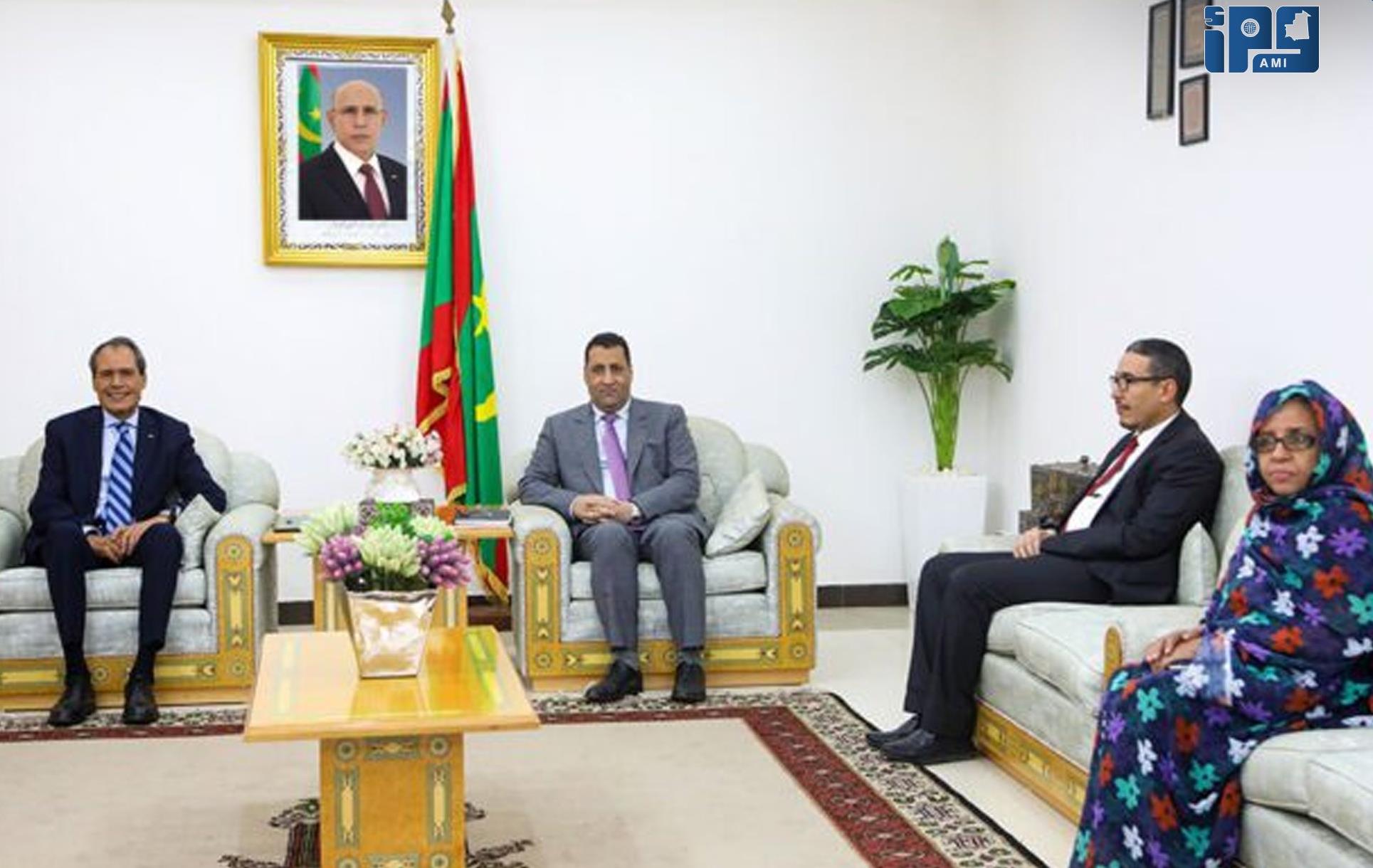 نواكشوط: الوزير الأول الموريتاني يستقبل سفير المغرب لبحث سبل تعزيز التعاون الثنائي.