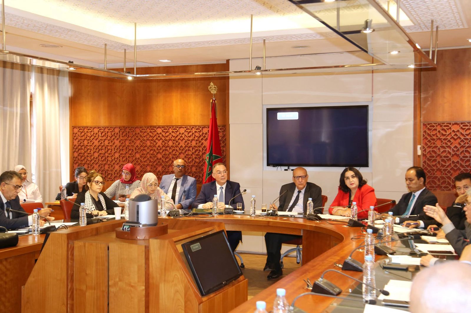 اجتماع بلجنة التعليم لدراسة مشروع قانون إحداث “مؤسسة المغرب 2030” بحضور الوزير المكلف بالميزانية.