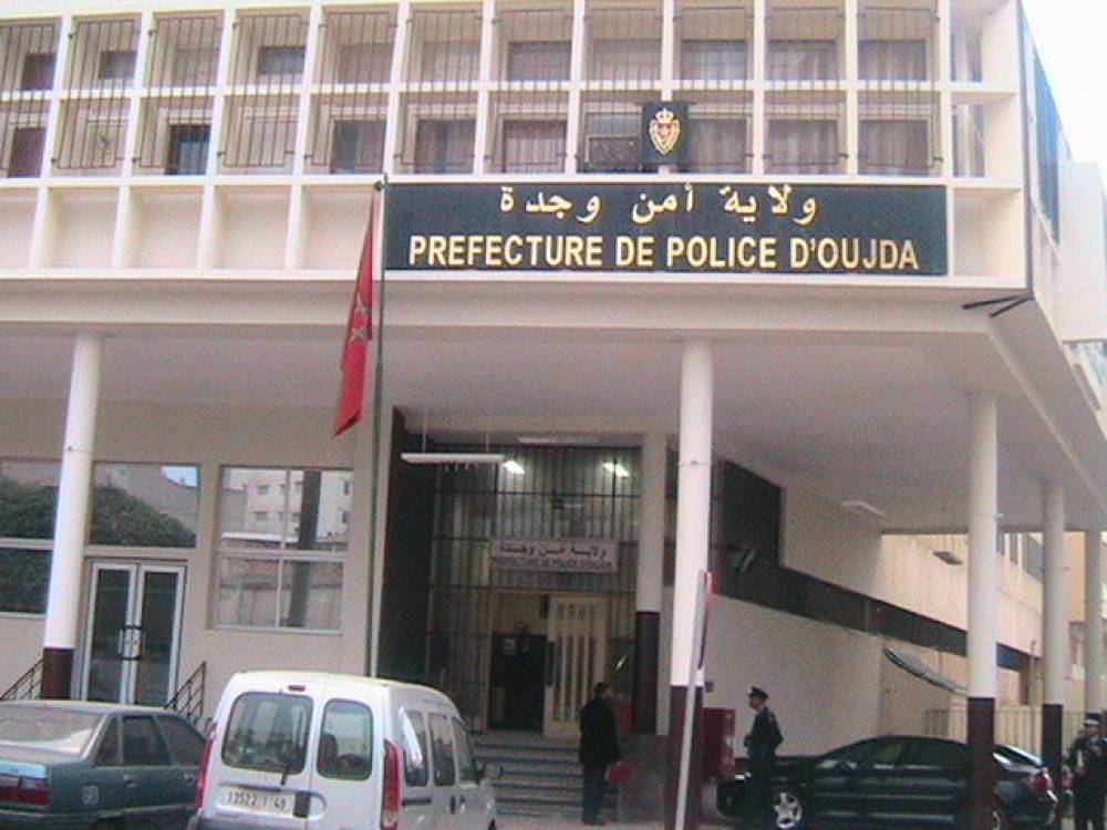 وجدة: توقيف أربعة أشخاص متورطين في سرقة سيارتين تحت التهديد بالسلاح الأبيض بجرسيف.