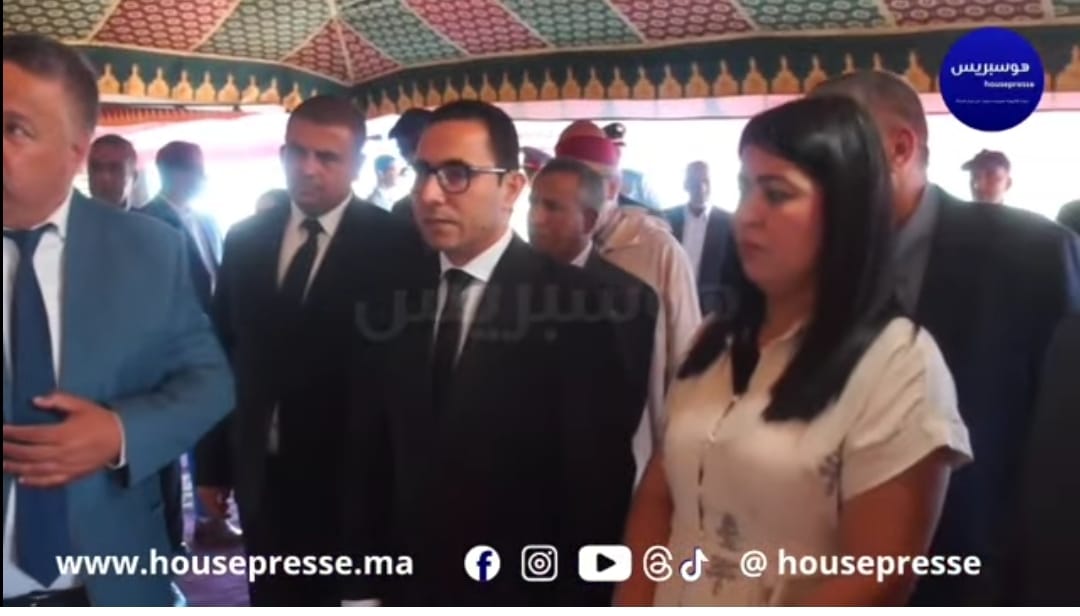 عامل اقليم سيدي بنور يشرف على إعطاء انطلاقة مجموعة من المشاريع بمناسبة الذكرى ثورة الملك والشعب.