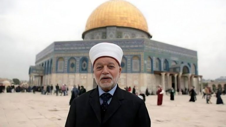 مفتي القدس يُشيد بالمبادرة الإنسانية للملك محمد السادس لفائدة سكان غزة.
